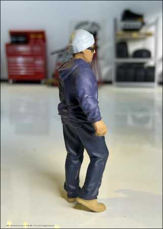 1:18 Mirco Figure